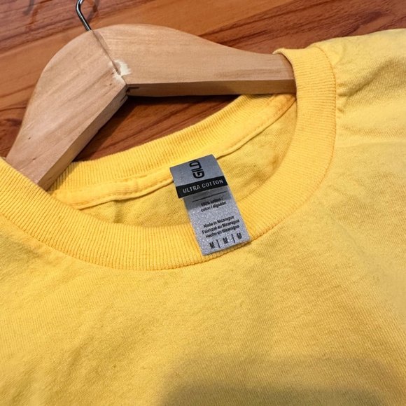 Valley View Yellow Casino 777 San Diego T-Shirt Size Medium Distressed Worn - Picture 3 of 6